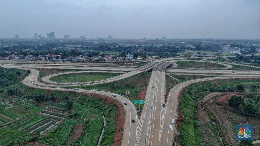 Tol Serpong-Kunciran bagian dari JORR II yang sudah lama dirancang sejak 1980-an untuk menghubungkan antar kota di sekitar Jakarta.
