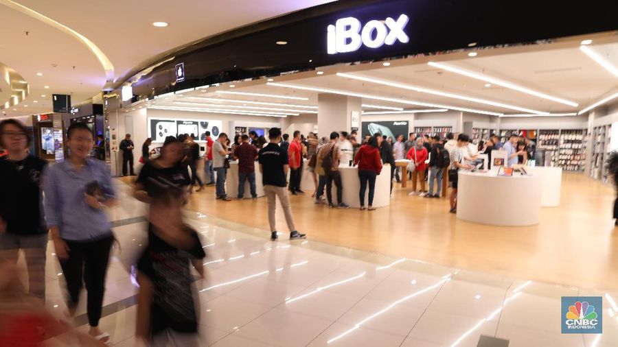 Penjualan perdana jajaran iPhone 11 di Indonesia. (վ/Tri Susilo)