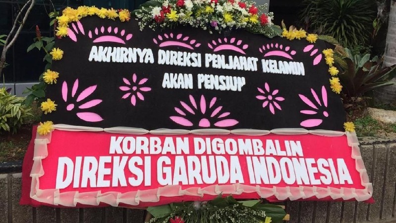 Karangan bunga tersebut sebagai wujud apresiasi kebijakan Erick Thohir.