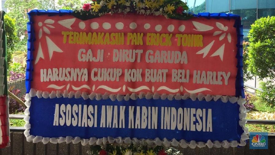 Keputusan pemecatan Direktur Utama Garuda Indonesia oleh Menteri Badan Usaha Milik Negara (BUMN) Erick Thohir atas skandal penyelundupan Harley dan Brompton.