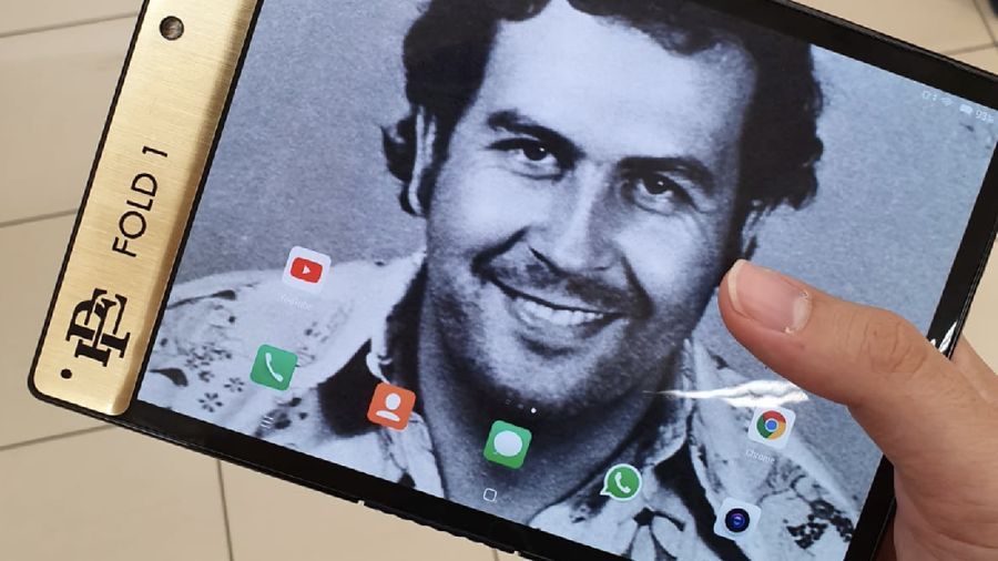 Adik Gembong Narkoba Pablo Escobar Rilis HP Lipat Rp 5 Juta