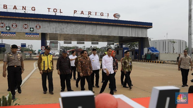 Tol Serpong-Kunciran bagian dari JORR II yang sudah lama dirancang sejak 1980-an untuk menghubungkan antar kota di sekitar Jakarta.