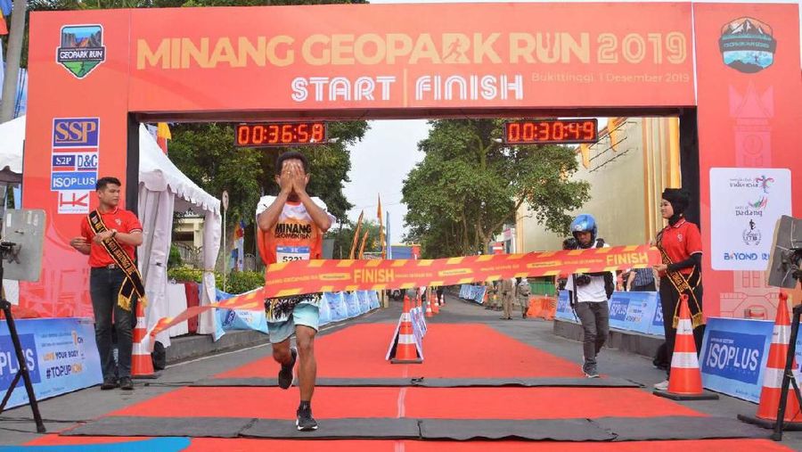 PT Hutama Karya turut berpartisipasi dalam Minang Geopark Run 2019 dengan mendukung penuh penyelenggaraan sport tourism event berskala internasional ini.
