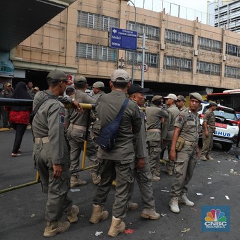 Mengintip Penampakan Pasar Tanah Abang yang Acak-acakan