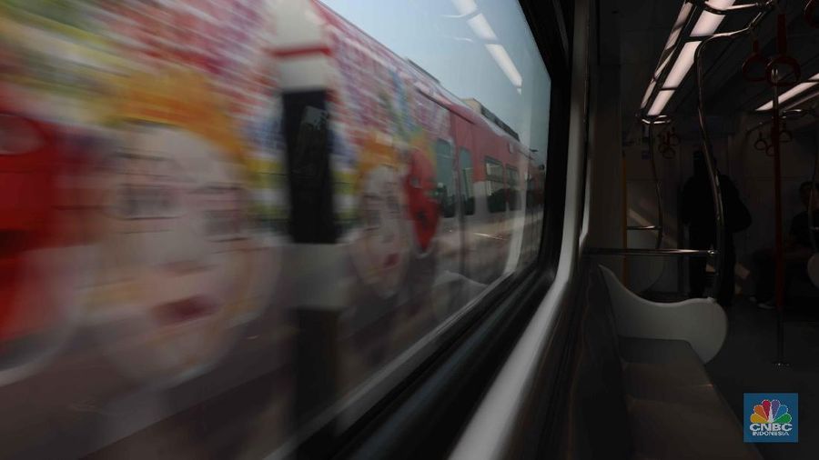 Jumlah penumpang Light Rail Transit (LRT) Jakarta ditargetkan mencapai target 14.000 penumpang per hari