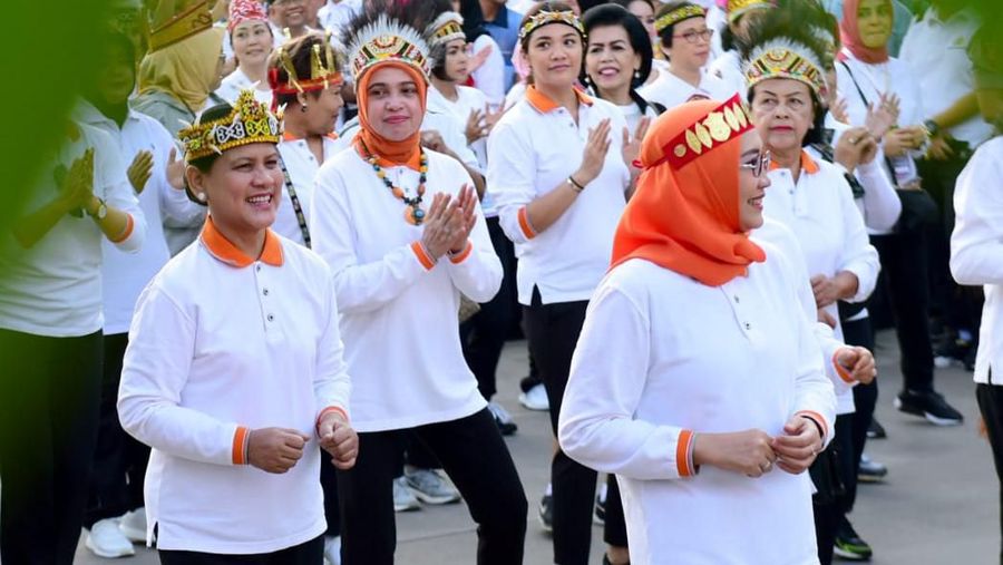 Turut hadir pula istri Wakil Presiden KH Ma'ruf Amin, yaitu Wury Ma'ruf Amin.