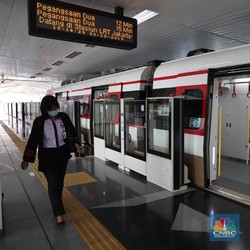 Tiru Jakarta, Khofifah Ingin Bangun LRT di Surabaya