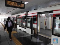 Tiru Jakarta, Khofifah Ingin Bangun LRT di Surabaya