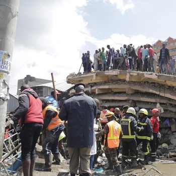 Mengerikan, Bangunan 6 lantai Tiba-Tiba Runtuh di Nairobi