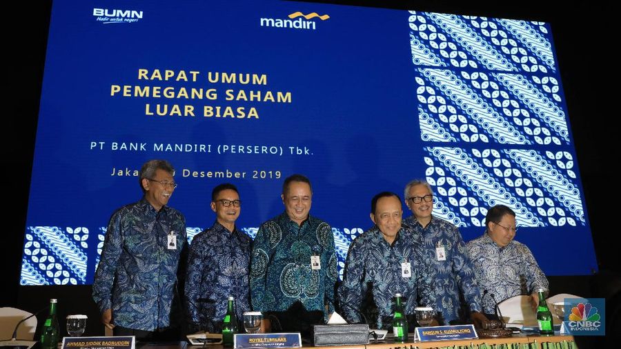 Rapat Umum Pemegang Saham Luar Biasa (RUPSLB) resmi mensahkan Royke Tumilaar jadi dirut.