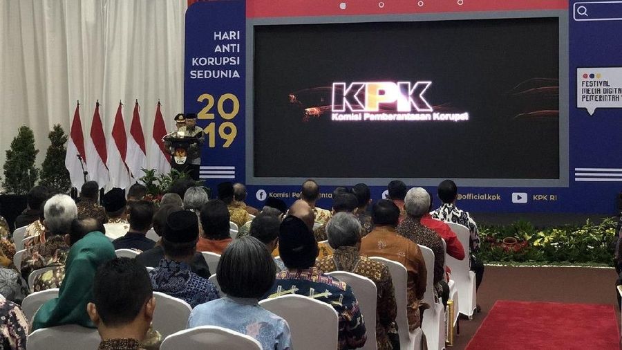Presiden punya arahan agar aksi pencegahan korupsi diprioritaskan pada sektor perizinan dan sektor pelayanan publik yang berkaitan langsung dengan masyarakat.