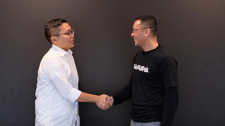Mulai 6 Januari 2020, CEO Bukalapak bukan lagi Achmad Zaky. Posisinya digantikan Rachmat Kaimuddin, mantan direksi Bank Bukopin.