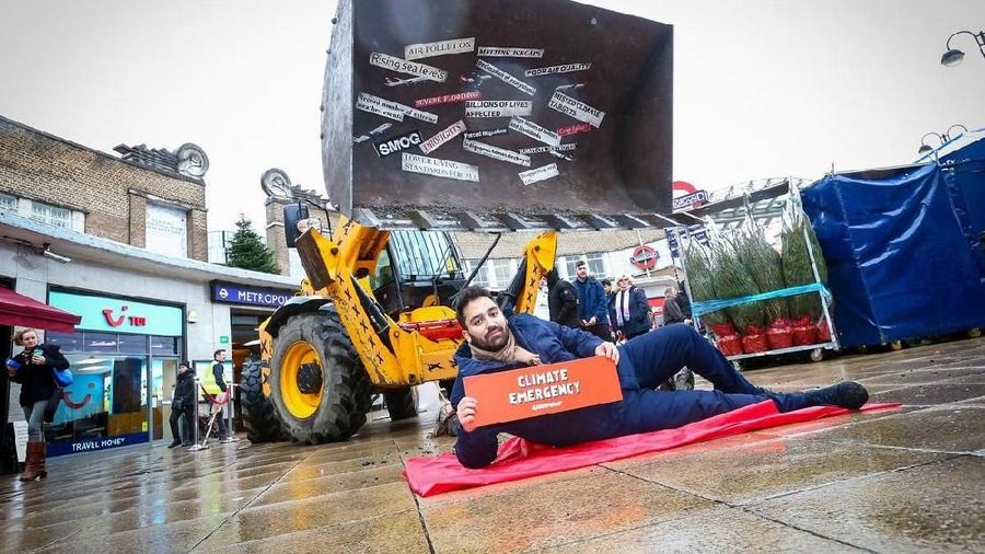 Ali Milani, 25 tahun, menjadi calon legislatif dari Partai Buruh yang akan bertanding dalam Pemilu melawan Partai Konservatif Boris Johnson, 12 Desember nanti.