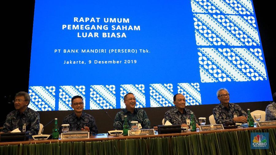 Rapat Umum Pemegang Saham Luar Biasa (RUPSLB) resmi mensahkan Royke Tumilaar jadi dirut.