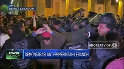 Bentrokan Massa Aksi & Polisi Huru Hara di Demo Lebanon