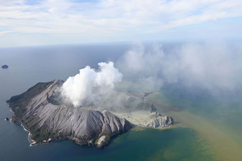 Dahsyatnya Letusan Gunung Api White Island Di Selandia Baru