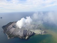 Dahsyatnya Letusan Gunung Api White Island di Selandia Baru