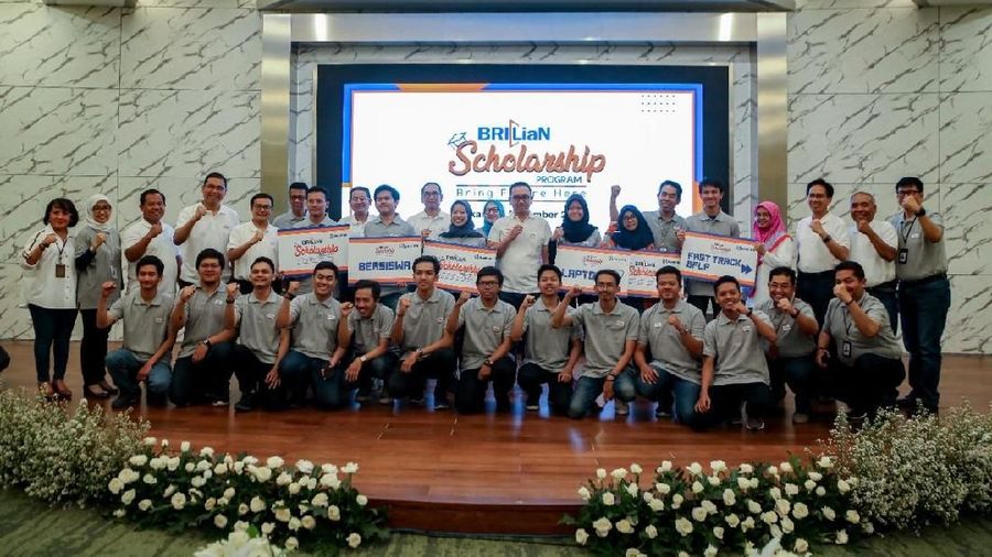 PT Bank Rakyat Indonesia (Persero) Tbk kembali meluncurkan program beasiswa untuk mahasiswa berprestasi.