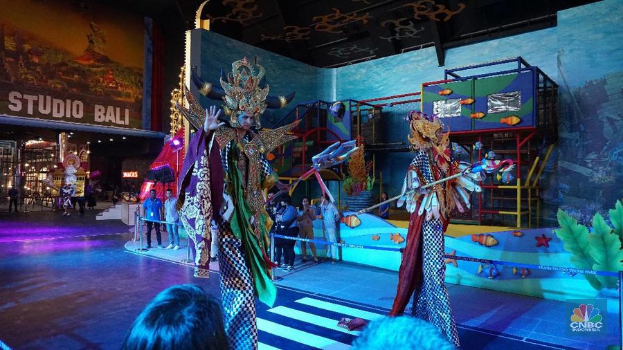 Trans Studio Bali, akan dibuka pada hari Kamis (12/12) nanti. Harga tiket dibanderol Rp 375.000 untuk warga lokal, dan Rp 600.000 untuk  non-lokal.