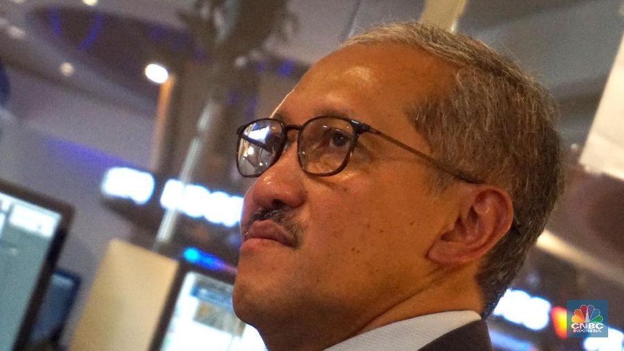 Rupiah perlu waspada karena secara fundamental rupiah masih berisiko melemah.