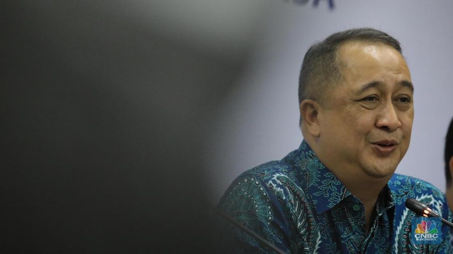 Direktur Utama Bank Mandiri, Royke Tumilaar (CNBC Indonesia/Muhammad Sabki)