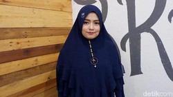 Tika Ramlan Wujudkan Mimpi Punya Lagu Religi