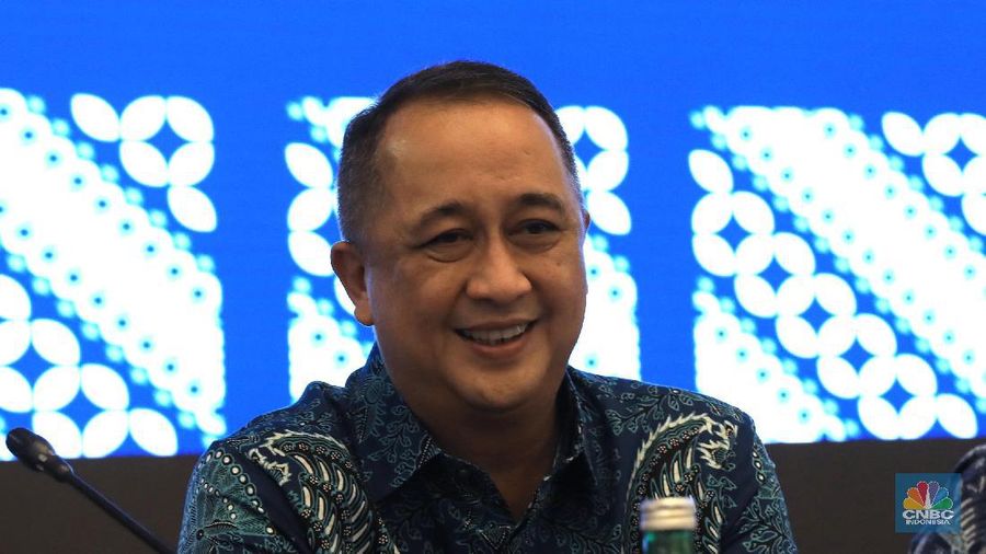 Direktur Utama Bank Mandiri, Royke Tumilaar (CNBC Indonesia/Muhammad Sabki)