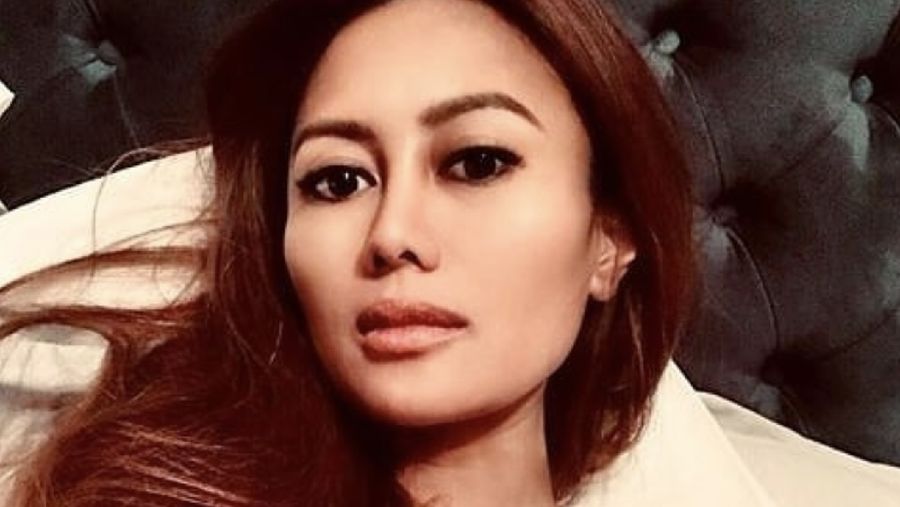 Dengan kecantikannya, Azura mengaku sebagai sosialita dan menguras dompet pria miliaran rupiah