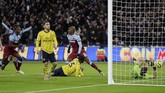 Angelo Ogbonna berhasil menggetarkan gawang Arsenal lewat sundulan pada menit ke-38. (AP Photo/Kirsty Wigglesworth)