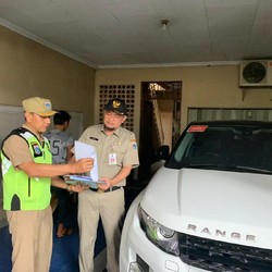Anies Bidik Pajak Rp8 T, Termasuk dari Mobil Mewah Crazy Rich