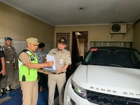 Anies Bidik Pajak Rp8 T, Termasuk dari Mobil Mewah Crazy Rich