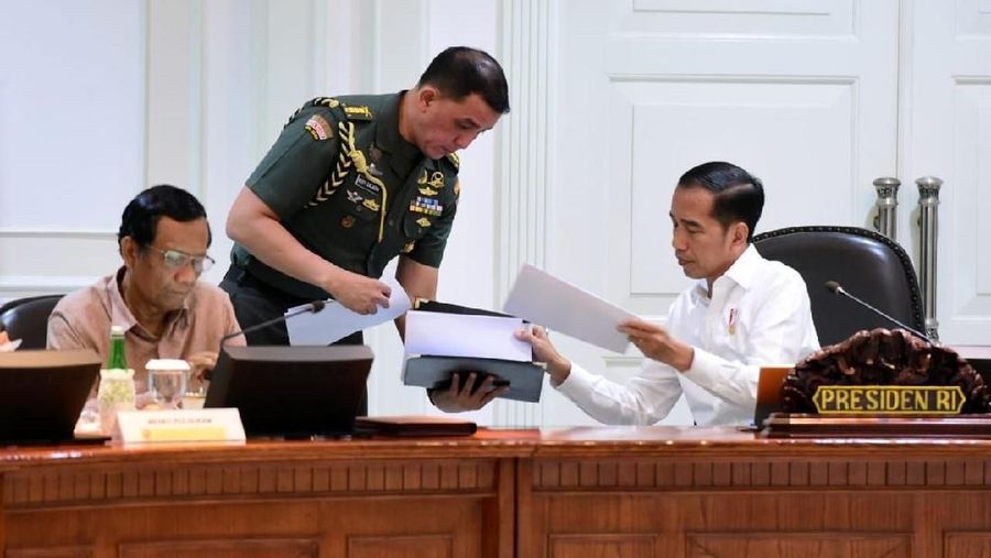 Fokus pemerintah ke depan adalah menjaga pertumbuhan ekonomi agar tetap positif dan menekan CAD.
