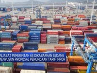 Ini Alasan Trump Bakal Tunda Impor Tarif ke China