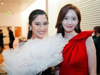 Saat Dian Sastro Foto Bareng Yoona 