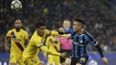 Pelatih Barcelona Ernesto Valverde memberi kesempatan kepada sejumlah pemain cadangan saat melawan Inter Milan, termasuk Jean-Clair Todibo. (AP Photo/Luca Bruno)
