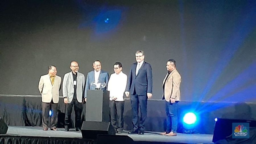 SEVP Corporate Transformatikn Office Bank Mandiri, Pantro Pander, mengatakan bahwa konsep cabang sudah tidak layak diterapkan atau kadaluarsa.