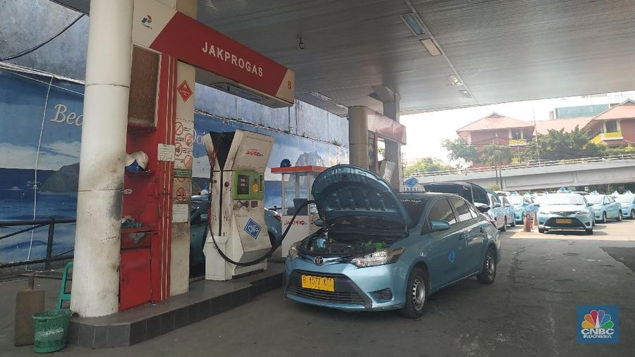 Suasana di Stasin Pengisisan Bahan Bakar Gas (BBG). (CNBC Indonesia/Rahajeng Kusumo Hastuti)