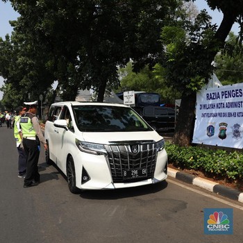 Duh! Alphard ini Terjaring Razia Gegara Nunggak Pajak