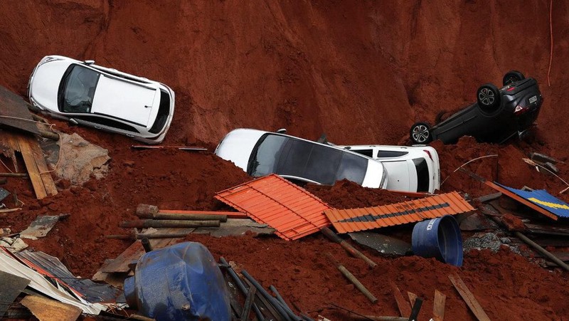 Kejadian tanah longsor hebat terjadi di ibu kota Brasil.