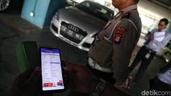Mobil-motor Nunggak Pajak Dipasangi Hang Tag, Harus Gimana?