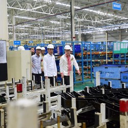 Obrolan Jokowi dan Trump Ujung-Ujungnya Brebes Vs Vietnam!