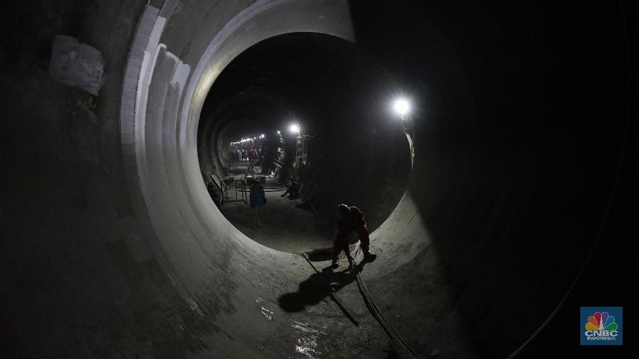 PLN Unit Induk Pembangunan Jawa Bagian Tengah 1 (UIP JBT 1) terus kebut pembangunan konstruksi pembangkit listrik dan jaringan transmisi di Regional.