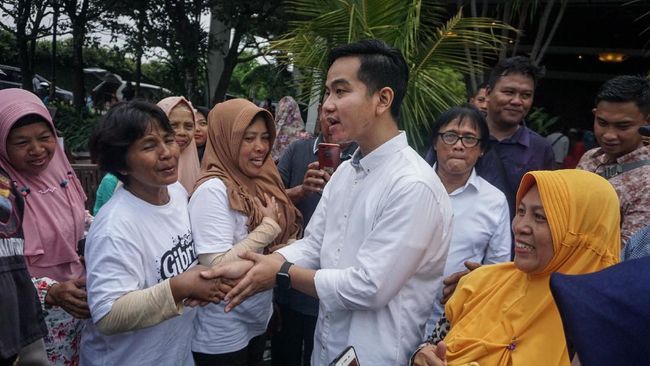 Survei: Gibran Kalah Populer dari Achmad Purnomo di Solo