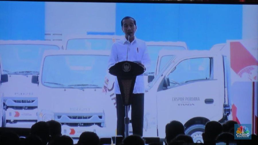Demikian dikatakan Jokowi saat menghadiri peresmian ekspor perdana produk Isuzu Traga di pabrik Isuzu Karawang Plant, Karawang Timur, Kamis (12/12/2019),