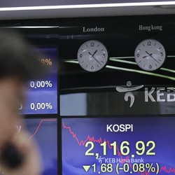 Beda Arah dengan Wall Street, Bursa Saham Asia Dibuka Hijau