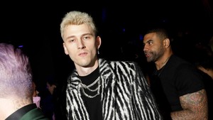 Antisipasi Kematian, Machine Gun Kelly Tulis Lagu untuk Anak
