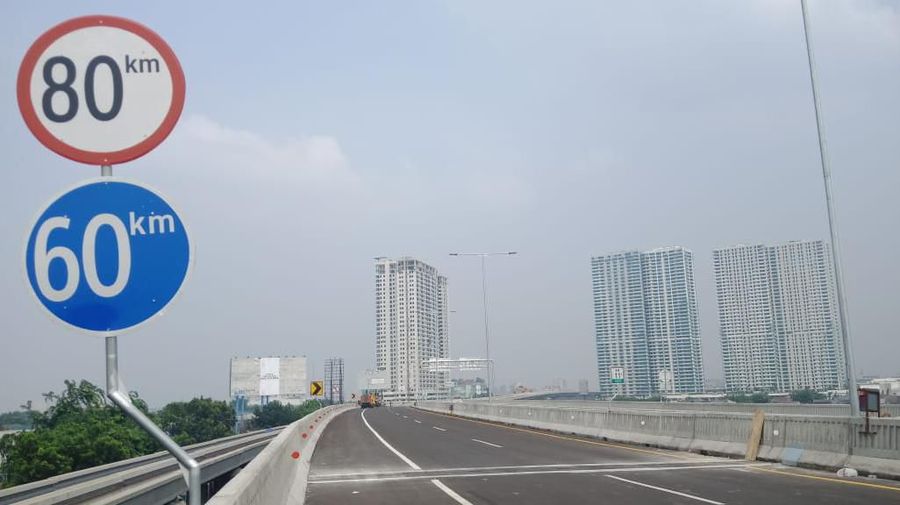 Tol Jakarta-Cikampek II (Elevated) atau Tol Japek Layang akhirnya mulai dibuka untuk umum.