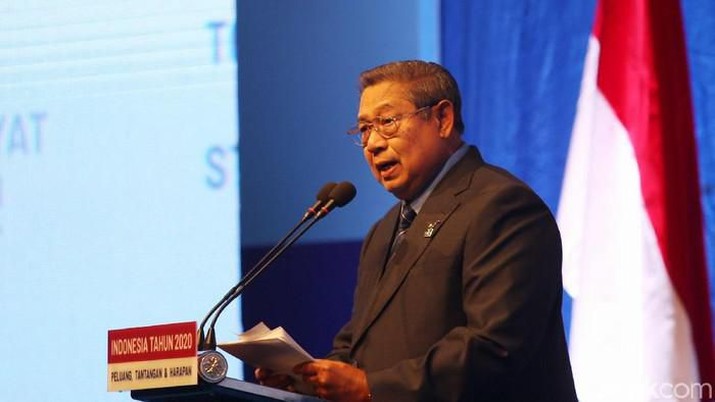 Ketum Partai Demokrat Susilo Bambang Yudhoyono (SBY) menyampaikan pidato refleksi akhir tahun di JCC, Jakarta (detkFoto/Agung Pambudhy) Ketum Partai Demokrat Susilo Bambang Yudhoyono (SBY) menyampaikan pidato refleksi akhir tahun di JCC, Jakarta (detkFoto/Agung Pambudhy)