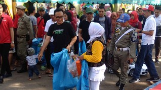 Pemkab Pamekasan Ajak Ribuan Masyarakat Bersih-bersih Sampah
