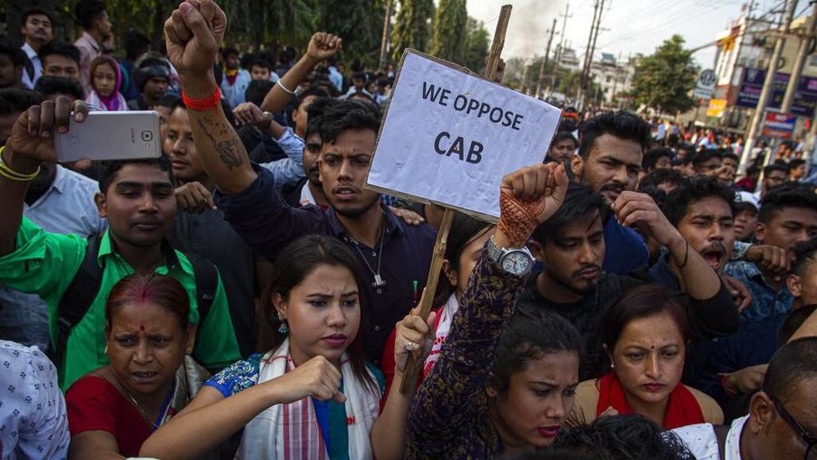India dilanda bentrok dan rusuh akibat undang-undang tentang kewarganegaraan yang baru saja diloloskan, aturan ini dinilai anti imigran muslim 
